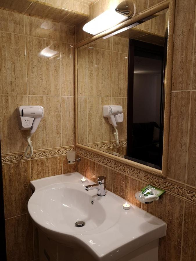 Izvor Hotel "Изворъ" Shipot Bagian luar foto